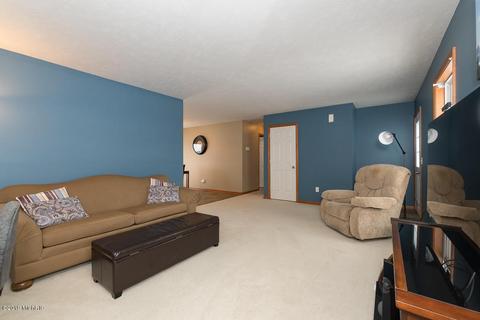 1034 Taylor Dr, Plainwell, MI 49080 photo 6