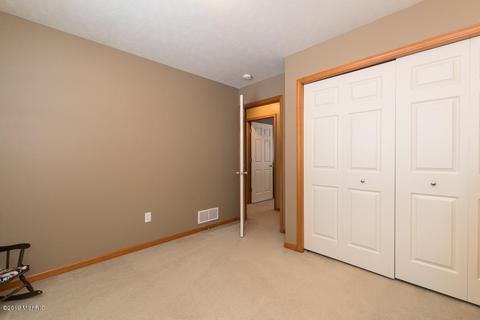 1034 Taylor Dr, Plainwell, MI 49080 photo 23