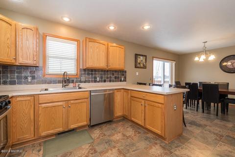 1034 Taylor Dr, Plainwell, MI 49080 photo 12