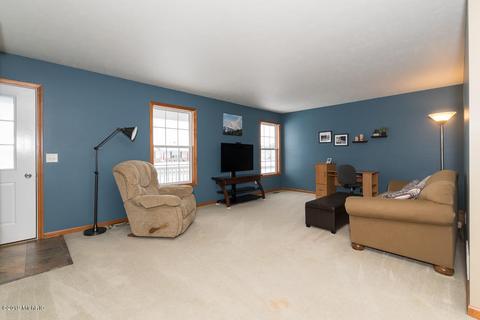 1034 Taylor Dr, Plainwell, MI 49080 photo 5
