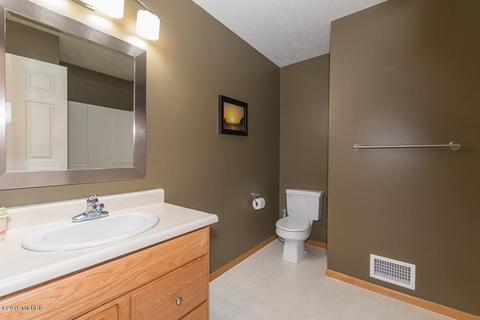 1034 Taylor Dr, Plainwell, MI 49080 photo 24