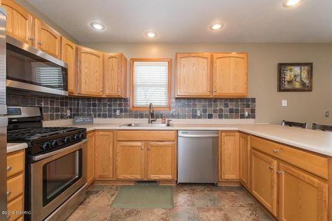 1034 Taylor Dr, Plainwell, MI 49080 photo 13