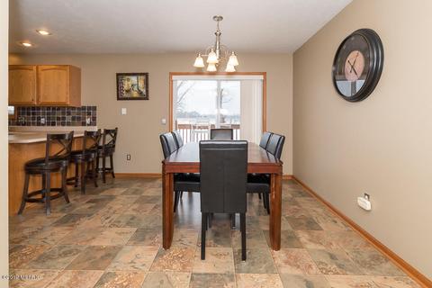 1034 Taylor Dr, Plainwell, MI 49080 photo 7