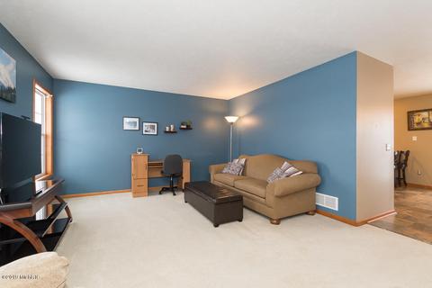 1034 Taylor Dr, Plainwell, MI 49080 photo 4