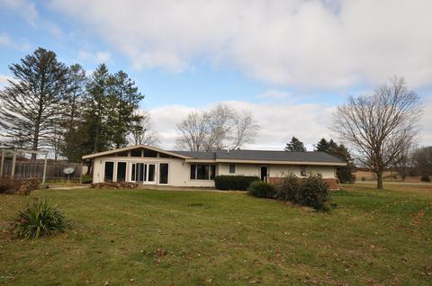 52072 Johnson Rd, Three Rivers, MI 49093 photo 2
