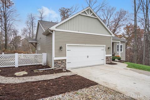4599 Amazon Dr, Lowell, MI 49331 photo 2