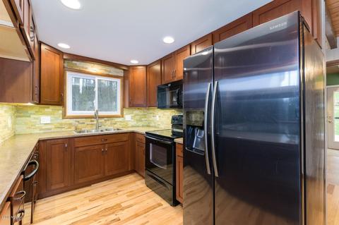 10637 Douglas Ave, Plainwell, MI 49080 photo 4