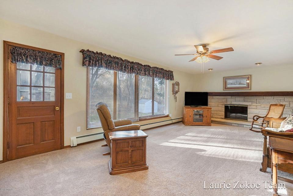  2736 Roanoke Dr NE, Grand Rapids, MI 49525 photo 12