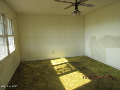18470 6th Ave Rd, Three Rivers, MI 49093 photo 3