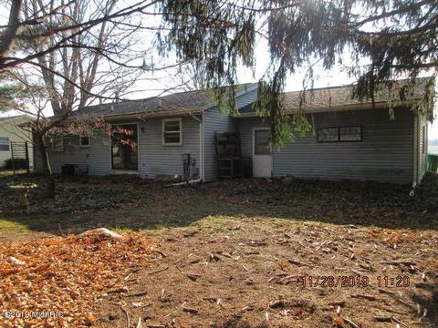 18470 6th Ave Rd, Three Rivers, MI 49093 photo 2