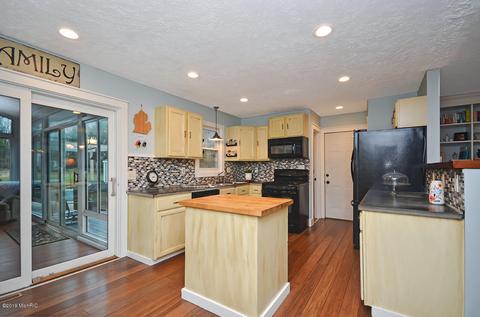 23862 64th Ave, Mattawan, MI 49071 photo 4