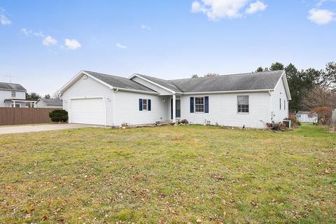120 N Pointe Dr, Plainwell, MI 49080 photo 2