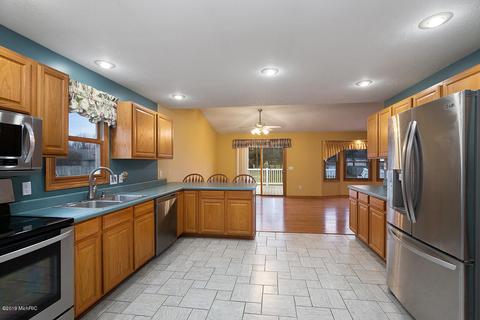 120 N Pointe Dr, Plainwell, MI 49080 photo 9
