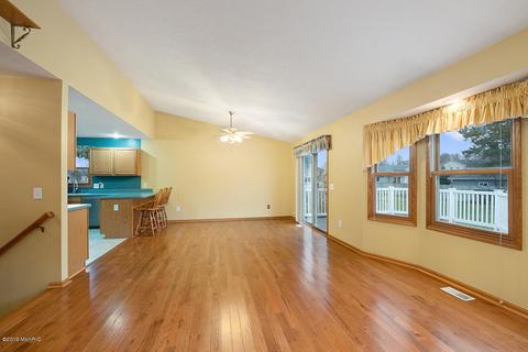 120 N Pointe Dr, Plainwell, MI 49080 photo 5