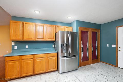 120 N Pointe Dr, Plainwell, MI 49080 photo 8