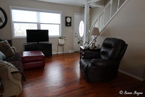 4142 Joan Dr, Dorr, MI 49323 photo 2