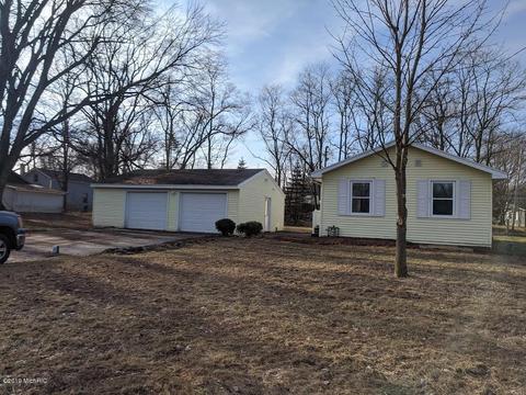 5097 Geiger Ct, Belding, MI 48809 photo 2