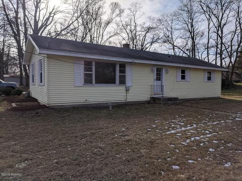 5097 Geiger Ct, Belding, MI 48809 photo 3