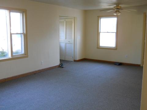 211 W Lakeview St, Crystal, MI 48818 photo 3
