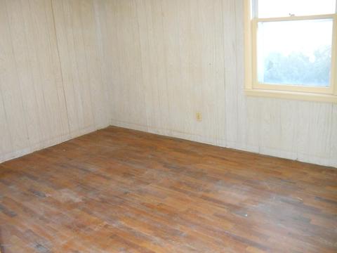 211 W Lakeview St, Crystal, MI 48818 photo 8