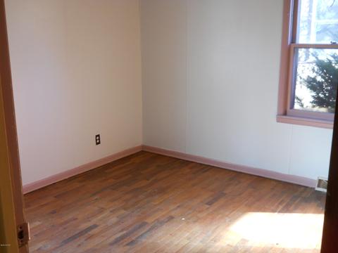 211 W Lakeview St, Crystal, MI 48818 photo 9