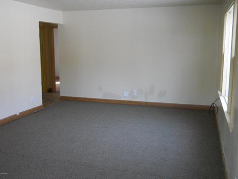 211 W Lakeview St, Crystal, MI 48818 photo 2