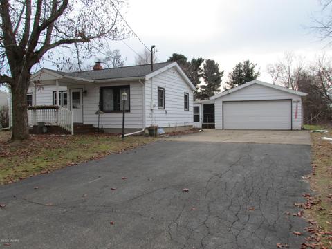 813 Circle Dr, Augusta, MI 49012 photo 2