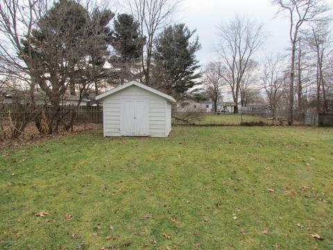 813 Circle Dr, Augusta, MI 49012 photo 5