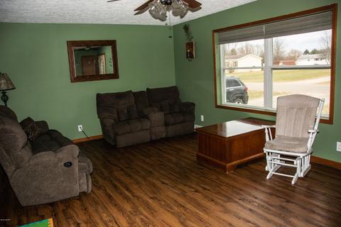 294 Pioneer St, Mendon, MI 49072 photo 5