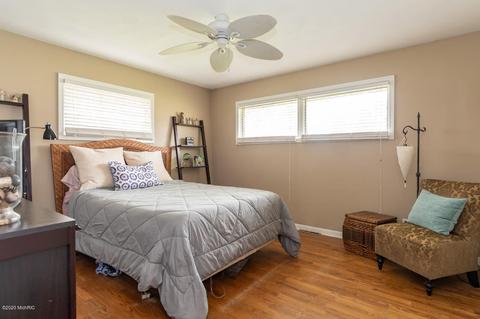 2774 E Sandra Ter, St. Joseph, MI 49085 photo 13