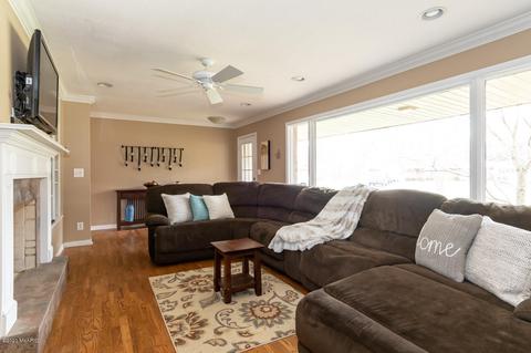 2774 E Sandra Ter, St. Joseph, MI 49085 photo 2