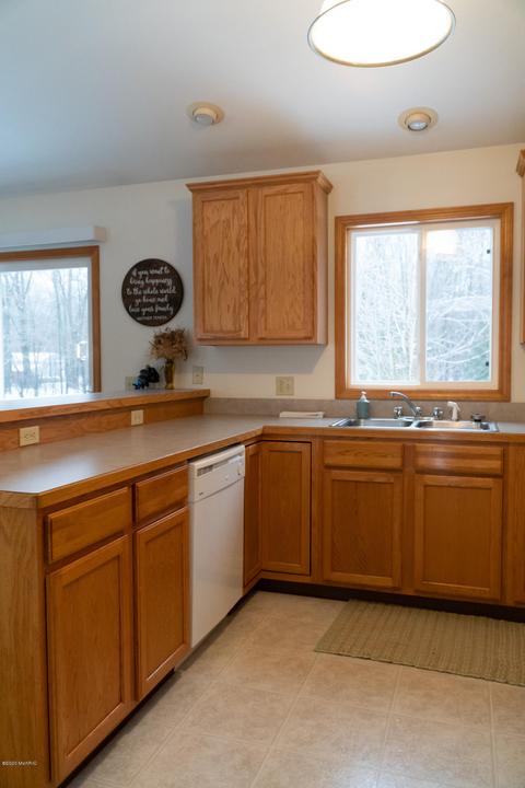 3822 Hidden Forest Dr, Dorr, MI 49323 photo 10