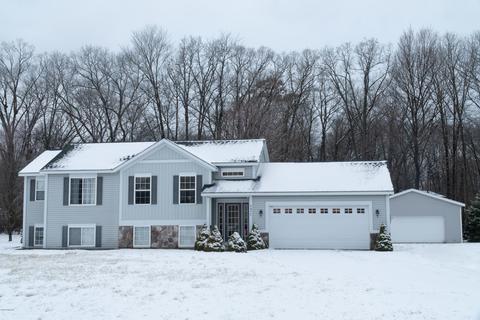3822 Hidden Forest Dr, Dorr, MI 49323 photo 1