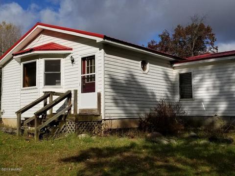 7575 E 72nd St, Newaygo, MI 49337 photo 2
