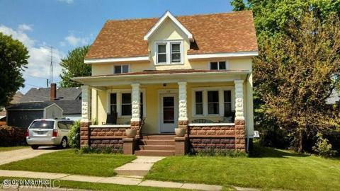 118 Charles Ct, Buchanan, MI 49107 photo 1