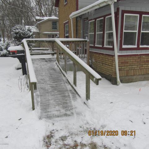 418 Brigham St, Plainwell, MI 49080 photo 3