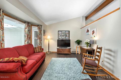6919 Eric Ave, Jenison, MI 49428 photo 8