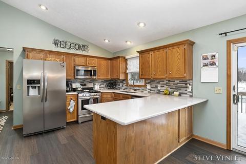 6919 Eric Ave, Jenison, MI 49428 photo 5