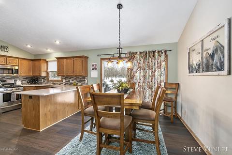 6919 Eric Ave, Jenison, MI 49428 photo 4