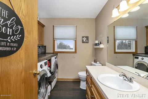 6919 Eric Ave, Jenison, MI 49428 photo 12