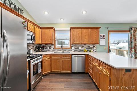 6919 Eric Ave, Jenison, MI 49428 photo 3