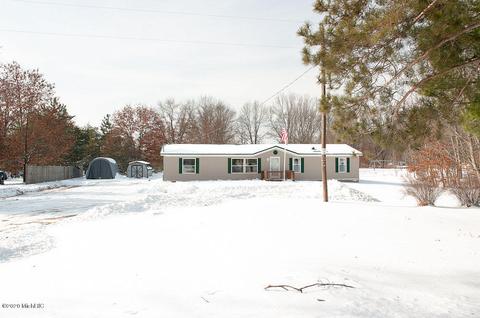 519 Tulip Ave, White Cloud, MI 49349 photo 3