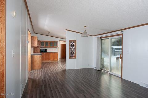 519 Tulip Ave, White Cloud, MI 49349 photo 9
