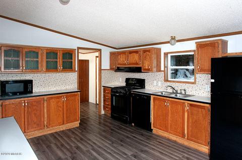 519 Tulip Ave, White Cloud, MI 49349 photo 11