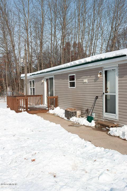 519 Tulip Ave, White Cloud, MI 49349 photo 39