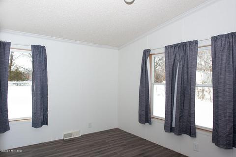 519 Tulip Ave, White Cloud, MI 49349 photo 12
