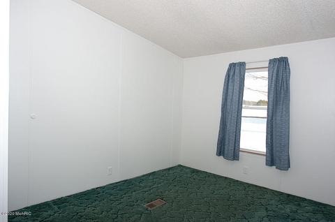 519 Tulip Ave, White Cloud, MI 49349 photo 14