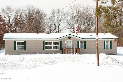 519 Tulip Ave, White Cloud, MI 49349 photo 2