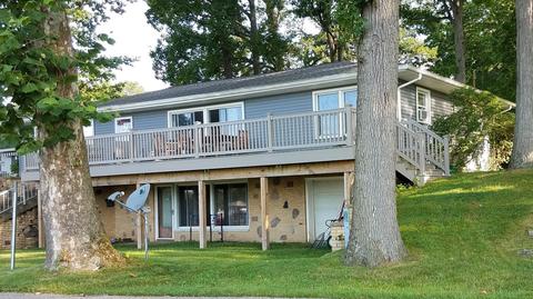 894 Johnson Dr, Quincy, MI 49082 photo 1