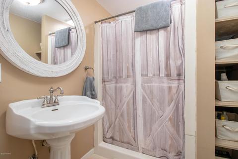 507 Arctic St, Buchanan, MI 49107 photo 9